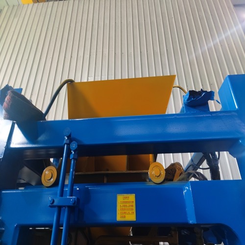 raw material hopper